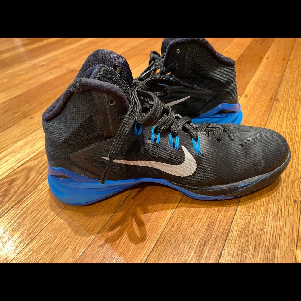 Nike Hyperdunks - Picture 5 of 7